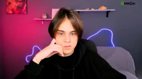 Snapshot of dylan_bold chatting on 10/19/25, 08:37 dylan_bold online show from 10/19/25, 08:37