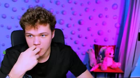 dylan_bold online show from 12/04/25, 10:02