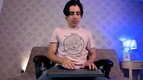 Snapshot of dylan_cross_ chatting on 09/23/25, 11:13 Dylan online show from 09/23/25, 11:13