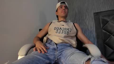 Snapshot of dylan_cross_ chatting on 10/13/25, 11:21 Dylan online show from 10/13/25, 11:21