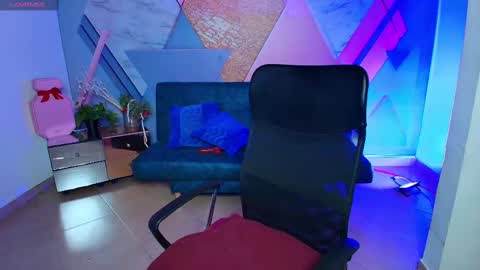 Snapshot of dylan_rossee chatting on 02/19/25, 04:44 DYLAN online show from 02/19/25, 04:44