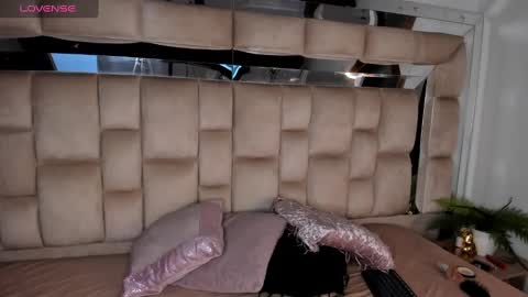 dylan_turner_ online show from 10/12/25, 04:55