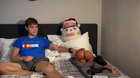 Snapshot of dylanfruits chatting on 11/25/25, 04:40 dylanfruits online show from 11/25/25, 04:40