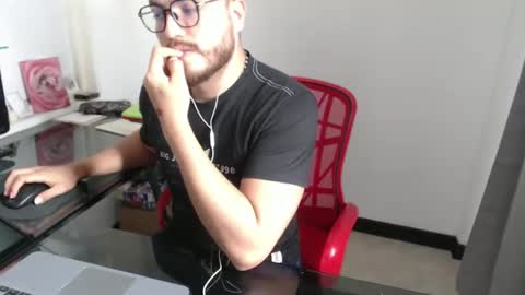 dylanhot10 online show from 10/18/25, 09:15