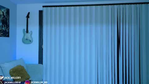 Snapshot of dylanrivera_ chatting on 10/31/25, 11:17 Dylan Rivera online show from 10/31/25, 11:17