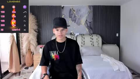 Snapshot of dylanroyce_ chatting on 03/17/26, 12:30 dylanroyce_ online show from 03/17/26, 12:30