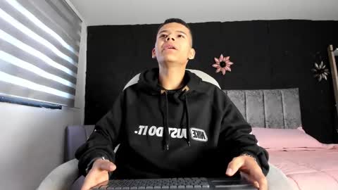Snapshot of dylanroyce_ chatting on 03/28/26, 12:38 dylanroyce_ online show from 03/28/26, 12:38