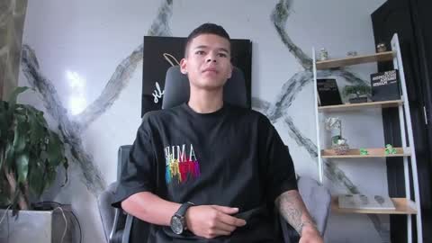 Snapshot of dylanroyce_ chatting on 04/05/26, 12:35 dylanroyce_ online show from 04/05/26, 12:35