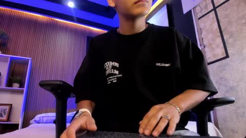 Snapshot of dylanroyce_ chatting on 04/07/26, 12:16 dylanroyce_ online show from 04/07/26, 12:16