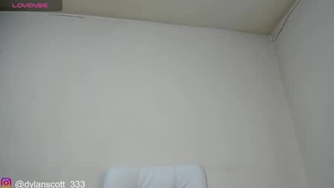 dylanscott_106 online show from 12/31/24, 09:39