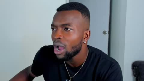 Snapshot of dylantaylor_1 chatting on 10/08/25, 02:53 Dylan Taylor online show from 10/08/25, 02:53