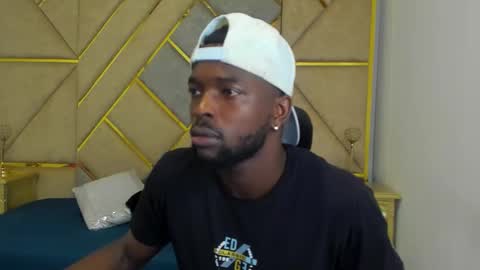 Snapshot of dylantaylor_1 chatting on 10/21/25, 04:24 Dylan Taylor online show from 10/21/25, 04:24