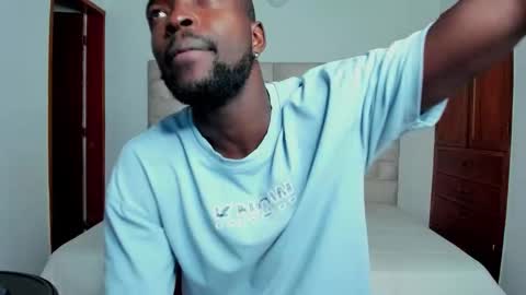 Snapshot of dylantaylor_1 chatting on 11/14/25, 12:37 Dylan Taylor online show from 11/14/25, 12:37