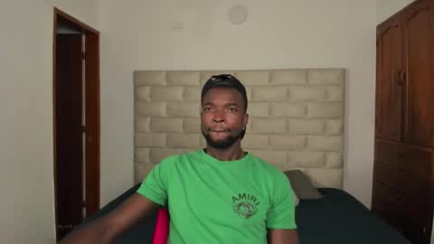 Snapshot of dylantaylor_1 chatting on 11/18/25, 12:20 Dylan Taylor online show from 11/18/25, 12:20