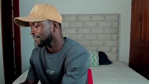 Snapshot of dylantaylor_1 chatting on 11/22/25, 12:37 Dylan Taylor online show from 11/22/25, 12:37