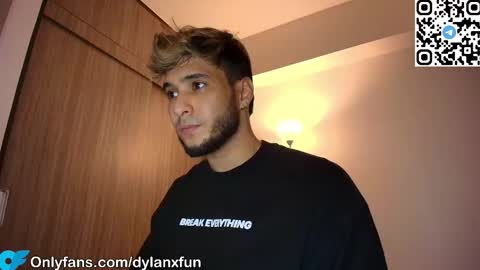Snapshot of dylanxfun chatting on 09/24/25, 02:37 dylanxfun online show from 09/24/25, 02:37