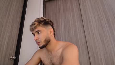 Snapshot of dylanxfun chatting on 10/15/25, 03:56 dylanxfun online show from 10/15/25, 03:56