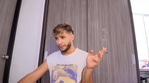 Snapshot of dylanxfun chatting on 10/17/25, 09:17 dylanxfun online show from 10/17/25, 09:17