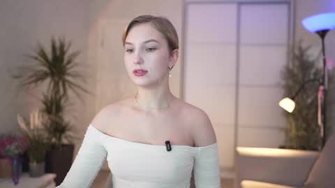 Emily online show from 02/21/25, 11:43