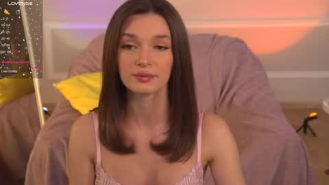 Snapshot of e_vvv_a chatting on 12/03/25, 03:32 Eva online show from 12/03/25, 03:32