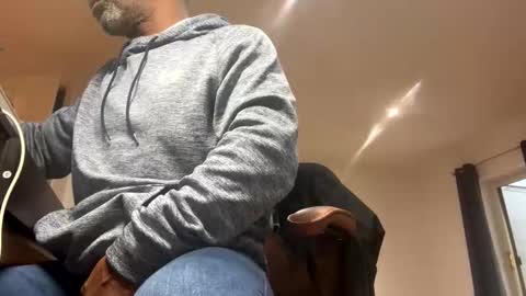 Snapshot of easternjerk chatting on 11/10/25, 06:07 easternjerk online show from 11/10/25, 06:07