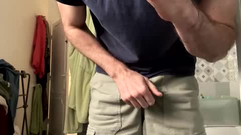 Snapshot of easyfrenchguy chatting on 11/30/25, 01:26 French Guy online show from 11/30/25, 01:26