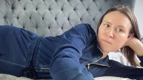 Snapshot of eatmypie69 chatting on 11/12/25, 10:48 Nadia Ferreira online show from 11/12/25, 10:48