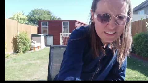 Nadia Ferreira  online show from 04/29/26, 09:46