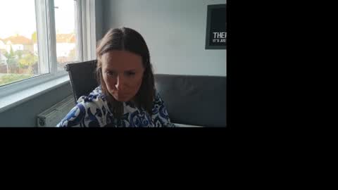 Nadia Ferreira  online show from 07/04/26, 07:31
