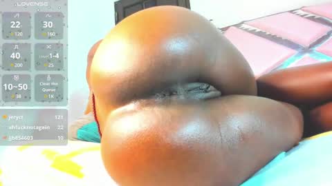 Snapshot of ebonnygoddess2 chatting on 12/14/24, 03:36 2 online show from 12/14/24, 03:36