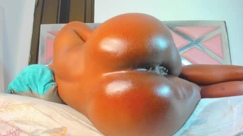 Snapshot of ebonnygoddess2 chatting on 02/14/25, 11:42 2 online show from 02/14/25, 11:42