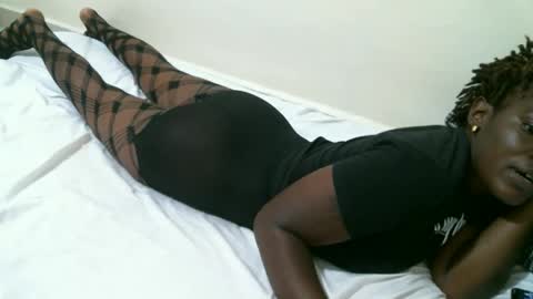 Snapshot of ebony_aleesha chatting on 10/16/25, 11:06 nelly online show from 10/16/25, 11:06
