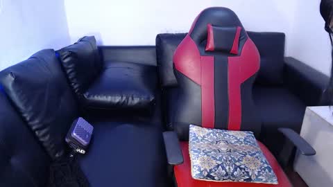 Snapshot of ebony_amazing chatting on 10/27/25, 01:59 ebony_amazing online show from 10/27/25, 01:59