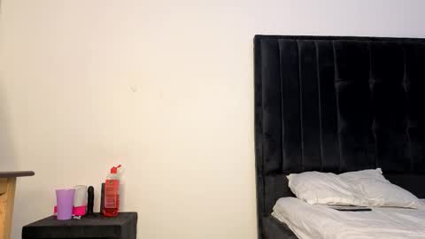 Snapshot of ebony_arya chatting on 10/26/25, 09:42 Arya online show from 10/26/25, 09:42