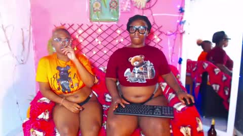 chayna smith online show from 06/18/26, 01:50
