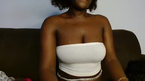 Snapshot of ebony_ghoddes chatting on 10/29/25, 04:20 ebony online show from 10/29/25, 04:20
