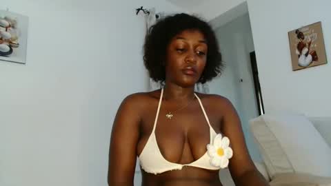 Snapshot of ebony_ghoddes chatting on 12/16/25, 06:18 ebony online show from 12/16/25, 06:18