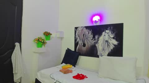 ebony_katterin online show from 01/04/25, 07:02