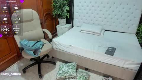 ebony_katterin online show from 10/03/25, 11:07