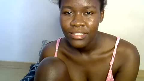 ebony_lynne online show from 07/07/26, 07:09