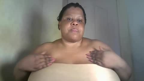 Snapshot of ebony_magixs chatting on 10/20/25, 06:03 ebony_magixs online show from 10/20/25, 06:03