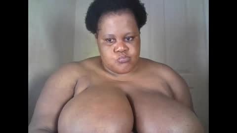 Snapshot of ebony_magixs chatting on 10/23/25, 08:40 ebony_magixs online show from 10/23/25, 08:40