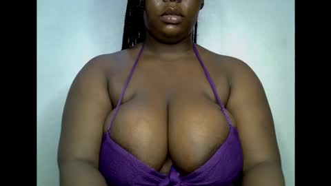 Snapshot of ebony_plumx12 chatting on 11/02/25, 09:22 Prisy online show from 11/02/25, 09:22