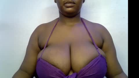 Snapshot of ebony_plumx12 chatting on 11/05/25, 11:16 Prisy online show from 11/05/25, 11:16