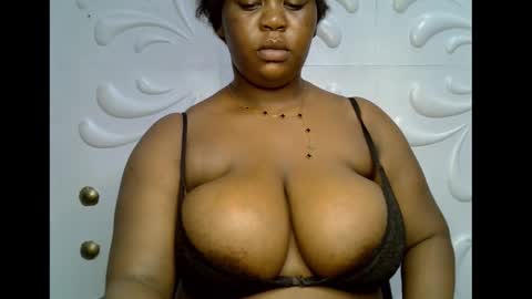 Snapshot of ebony_plumx12 chatting on 11/12/25, 11:14 Prisy online show from 11/12/25, 11:14