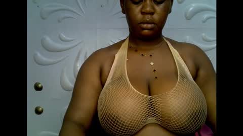 Snapshot of ebony_plumx12 chatting on 11/23/25, 08:14 Prisy online show from 11/23/25, 08:14