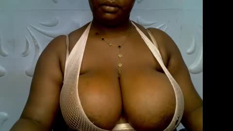 Snapshot of ebony_plumx12 chatting on 11/30/25, 08:51 Prisy online show from 11/30/25, 08:51