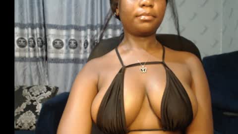 Snapshot of ebony_sexy_queen chatting on 12/19/24, 06:23 Racheal online show from 12/19/24, 06:23