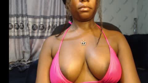 Snapshot of ebony_sexy_queen chatting on 12/21/24, 07:56 Racheal online show from 12/21/24, 07:56