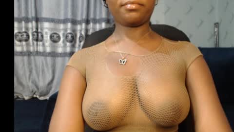 Snapshot of ebony_sexy_queen chatting on 12/23/24, 07:09 Racheal online show from 12/23/24, 07:09